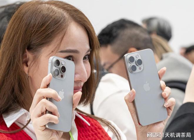 港媒：远远落后苹果手机在华销量暴跌19%IM电竞 IM电竞app华为增长近70%(图5)